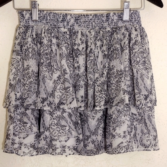 Ramy Brook Silk Elegant Black and White Patterned Mini Skirt - Picture 5 of 8